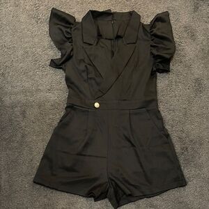 SHEIN Black Ruffled Short Sleeve Romper Size Medium